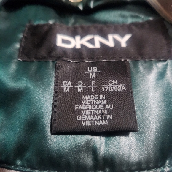 DKNY shiney puffer jacket with faux fur collar. - Picture 3 of 7